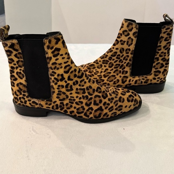 ASOS DESIGN April leather chelsea boots in leopard hair pony slip on UK 6/ US 8 - Picture 2 of 11
